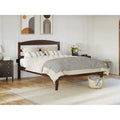Letto a piattaforma Warren in legno massiccio con caricatore USB collegabile