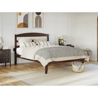 Letto a piattaforma Warren in legno massiccio con caricatore USB collegabile