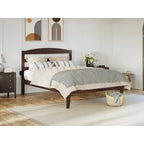 Letto a piattaforma Warren in legno massiccio con caricatore USB collegabile