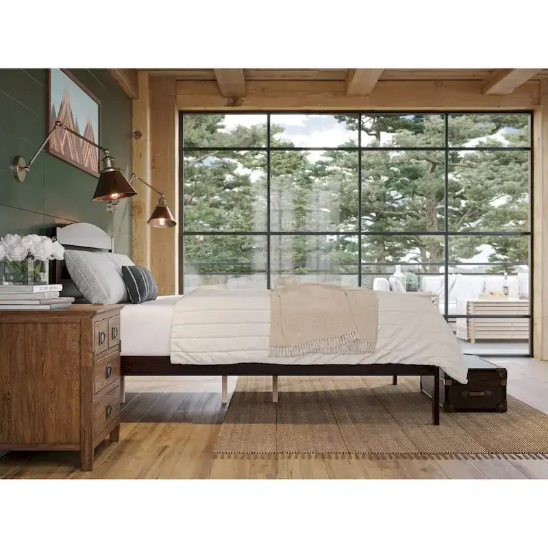 Letto a piattaforma Warren in legno massiccio con caricatore USB collegabile
