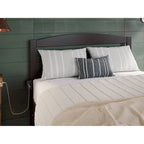 Letto a piattaforma Warren in legno massiccio con caricatore USB collegabile