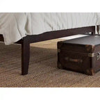 Letto a piattaforma Warren in legno massiccio con caricatore USB collegabile