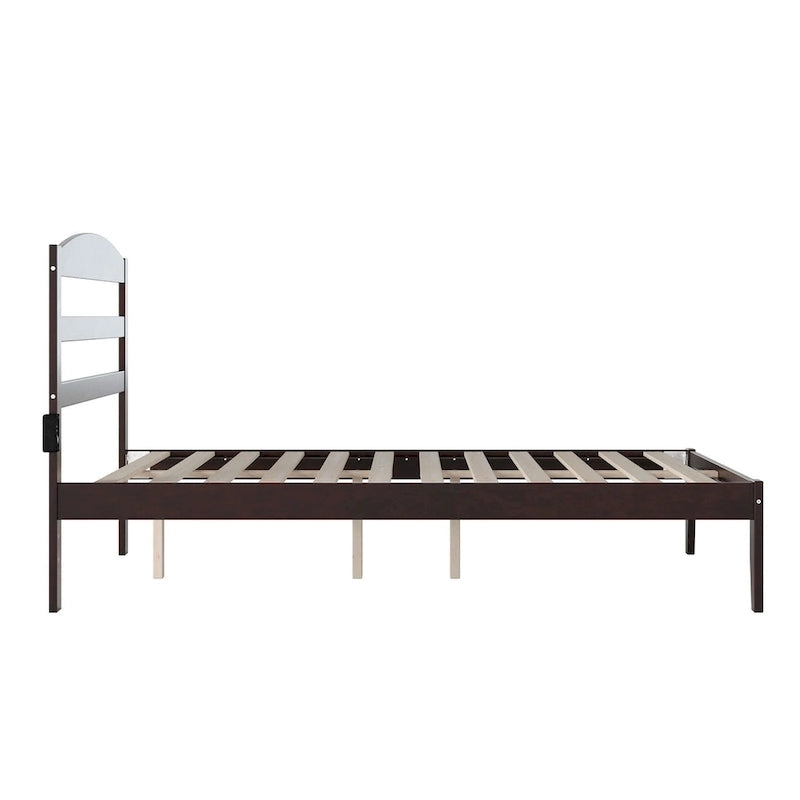 Letto a piattaforma Warren in legno massiccio con caricatore USB collegabile