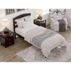 Letto a piattaforma Warren in legno massiccio con caricatore USB collegabile