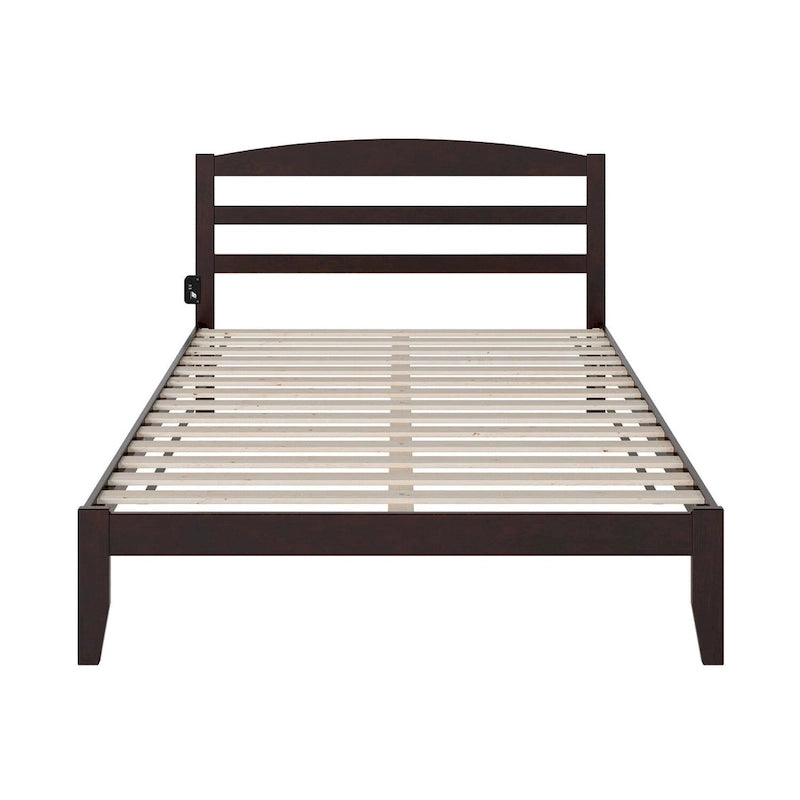 Letto a piattaforma Warren in legno massiccio con caricatore USB collegabile
