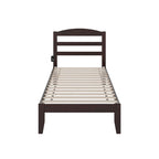 Letto a piattaforma Warren in legno massiccio con caricatore USB collegabile