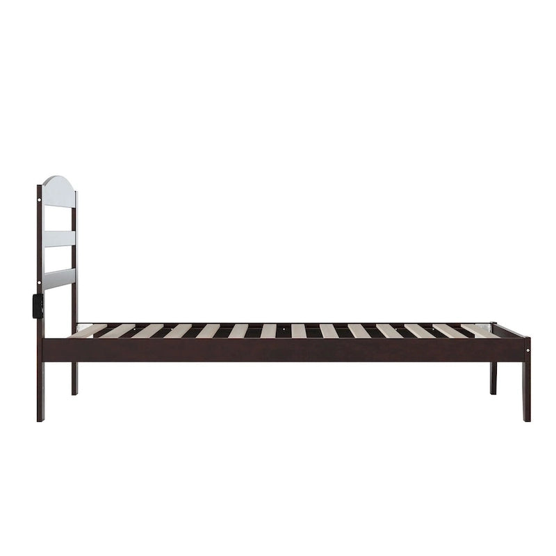 Letto a piattaforma Warren in legno massiccio con caricatore USB collegabile