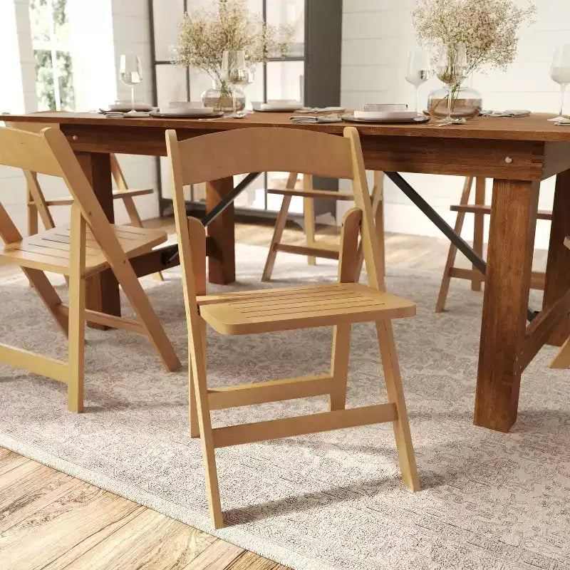 Sedia da pranzo Merrick Lane in legno massiccio con design pieghevole e finitura elegante