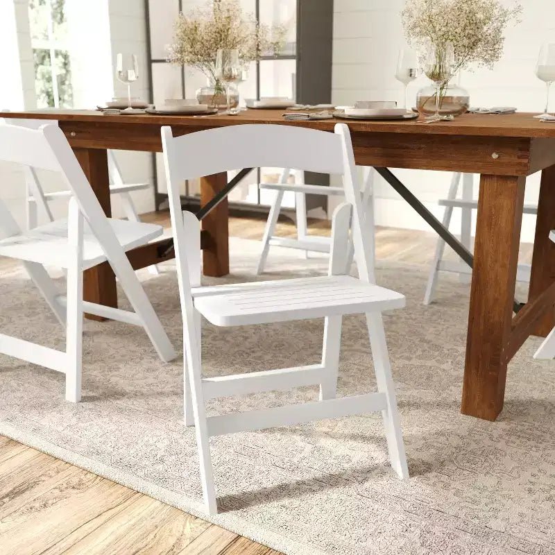 Sedia da pranzo Merrick Lane in legno massiccio con design pieghevole e finitura elegante