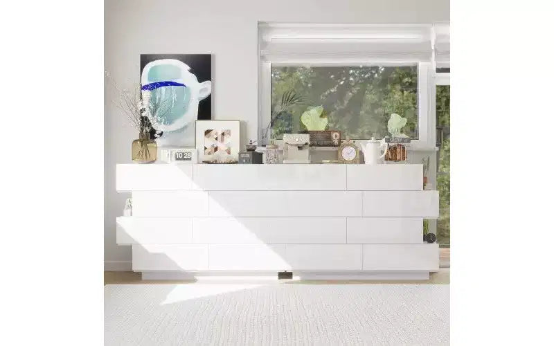 Cassettiera Famapy con struttura bianca non abbinata dal design creativo, 8 cassetti