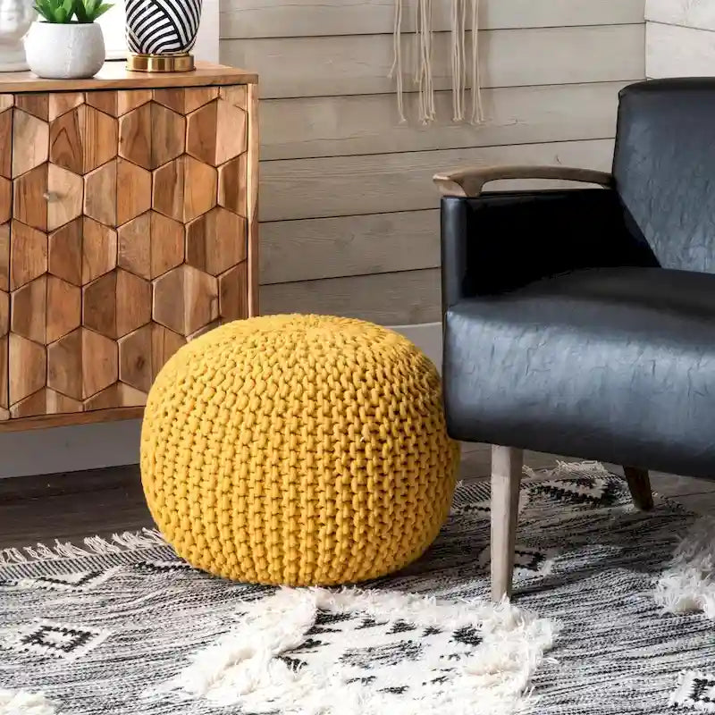 Pouf rotondo in maglia imbottito