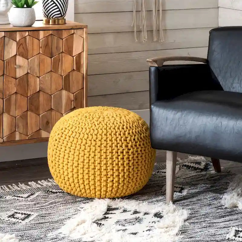 Pouf rotondo in maglia imbottito