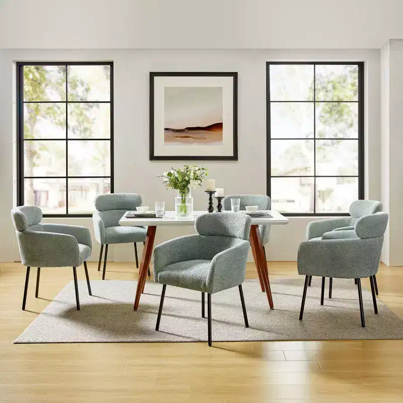 Set di 6 sedie da pranzo Curt Boucle con schienale rialzato e gambe in metallo | Artful Living Design