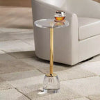 55 Downing Street Tavolino da appoggio Hanna 24 3/4 Luxe Gold con piano in acrilico e base in vetro
