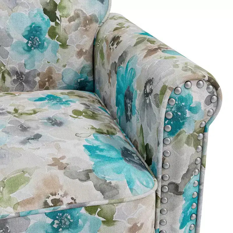 Poltrona con braccioli arrotolati tradizionali Handy Living Janet con borchie in peltro e motivo floreale