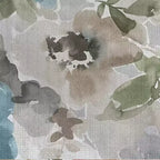Poltrona con braccioli arrotolati tradizionali Handy Living Janet con borchie in peltro e motivo floreale