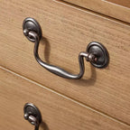 Comodino tradizionale Elmira con cassetti contenitori, marrone - Threshold ideato con Studio McGee